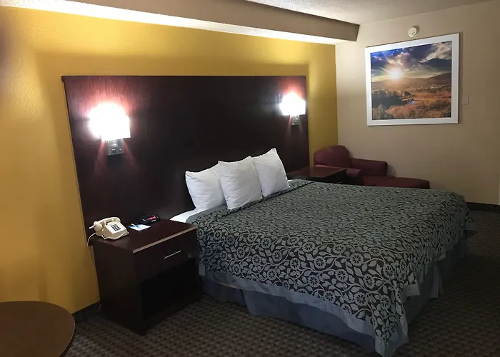 Days By Wyndham Near Downtown/nau On Route 66 Hotel 3*