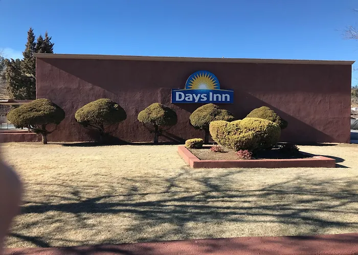 Days By Wyndham Near Downtown/nau On Route 66 Hotel