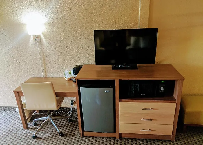 Days By Wyndham Near Downtown/nau On Route 66 Hotel 3*