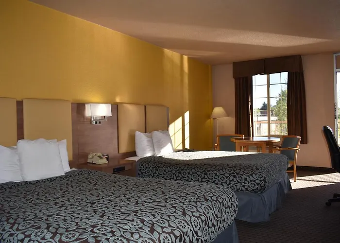Days By Wyndham Near Downtown/nau On Route 66 Hotel 3*
