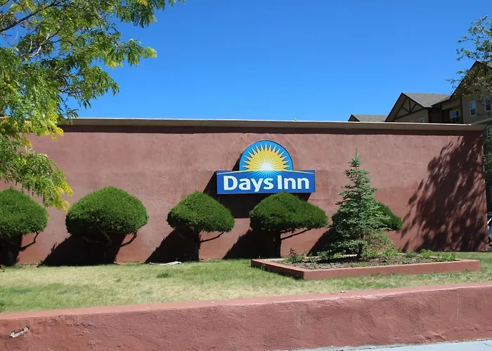 Hotel Days By Wyndham Near Downtown/nau On Route 66 3*